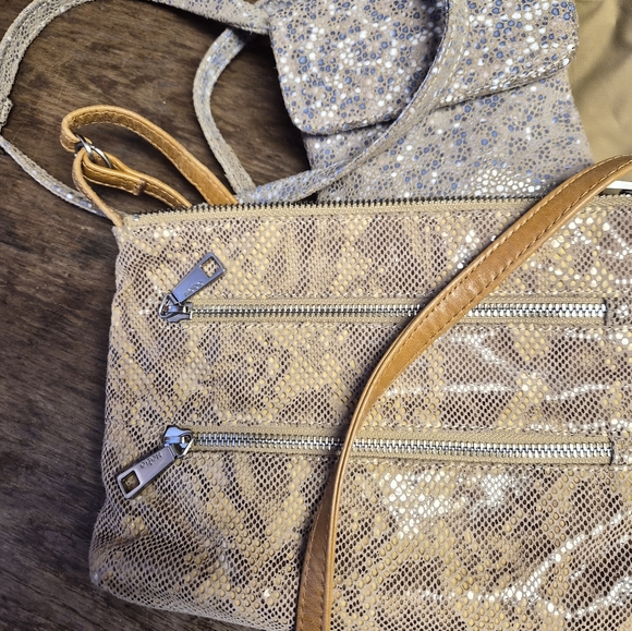 Coach - Picture 4 of 15